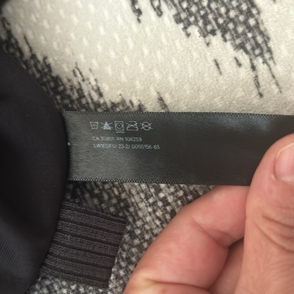 COPY - Lululemon softstreme tank - Picture 11 of 12